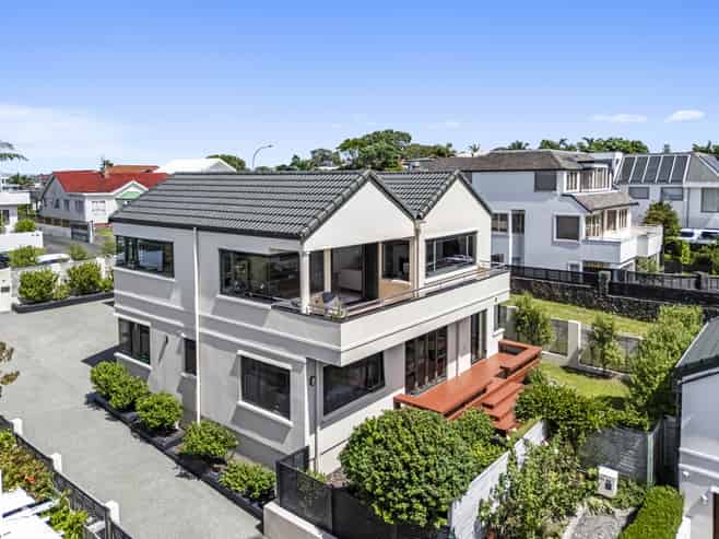 5 Midway Avenue, Castor Bay