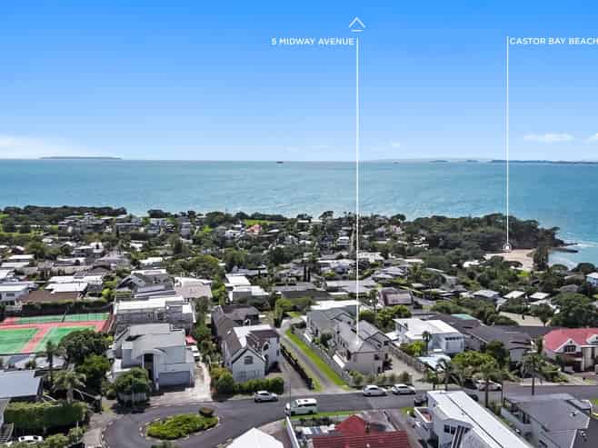 5 Midway Avenue, Castor Bay