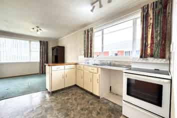 56 Raymond Street, West End