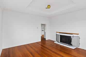 51 Douglas Street, Okitu