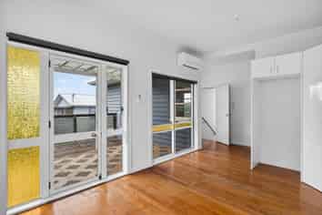 51 Douglas Street, Okitu