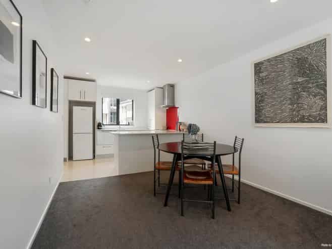 11/8 Dock Street, Auckland Central