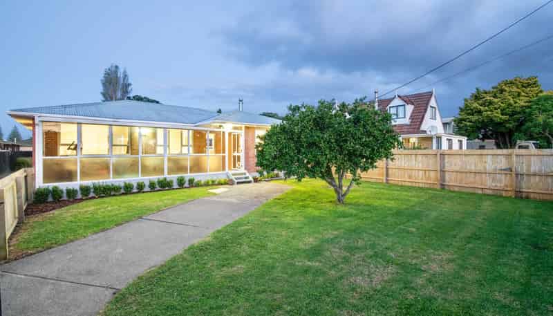 1/179 Centreway Road, Orewa