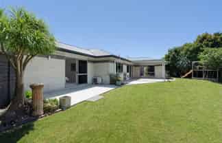 15 Dove Place, Pyes Pa