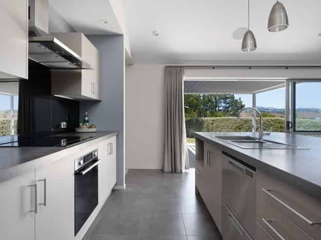 15 Dove Place, Pyes Pa