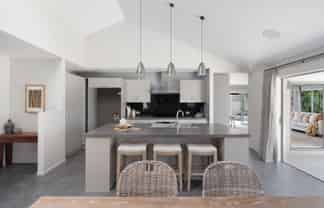 15 Dove Place, Pyes Pa