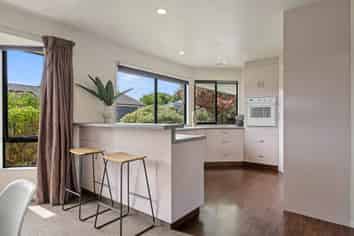 5 Bremner Crescent, STOKE