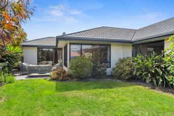 5 Bremner Crescent, STOKE