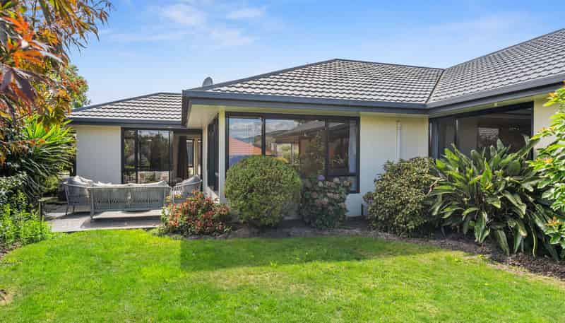 5 Bremner Crescent, STOKE