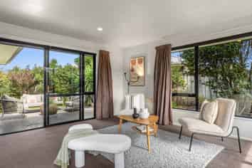 5 Bremner Crescent, STOKE