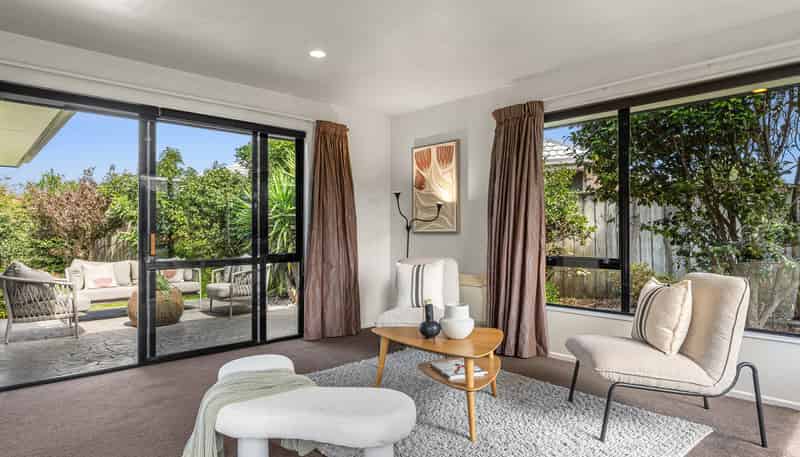 5 Bremner Crescent, STOKE