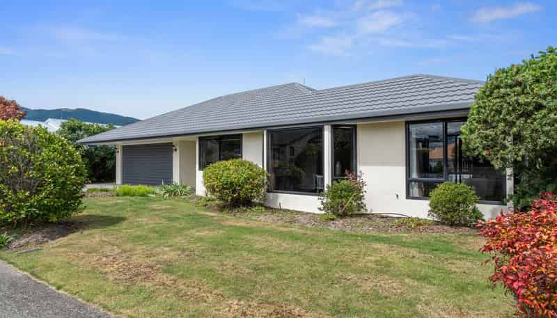 5 Bremner Crescent, STOKE