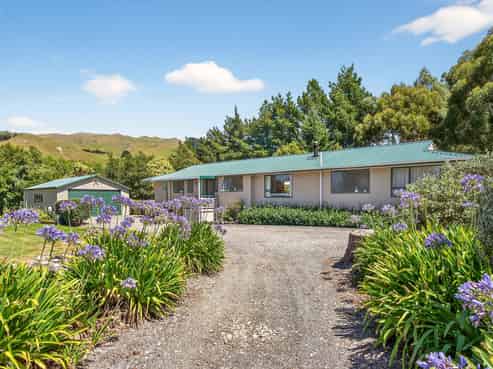 869 Norfolk Road, Carterton