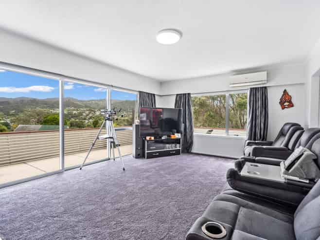 54 Hilltop Avenue, Morningside