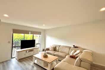 12 Els Close, Golflands