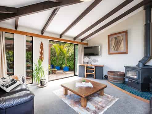 102 Tosswill Road, Tahunanui