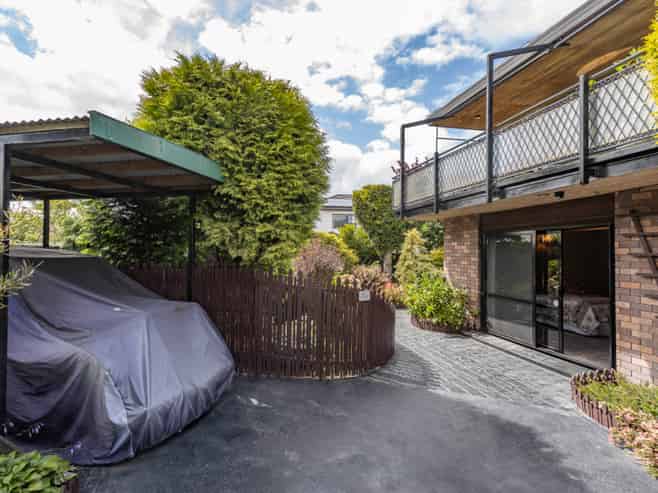 80 Regency Crescent, Redwood