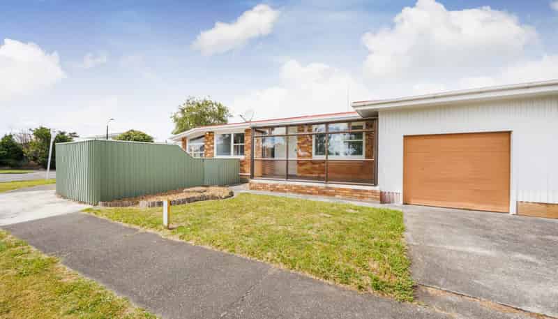 2 Katene Street, West End