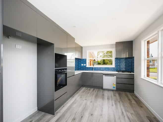 2 Katene Street, West End