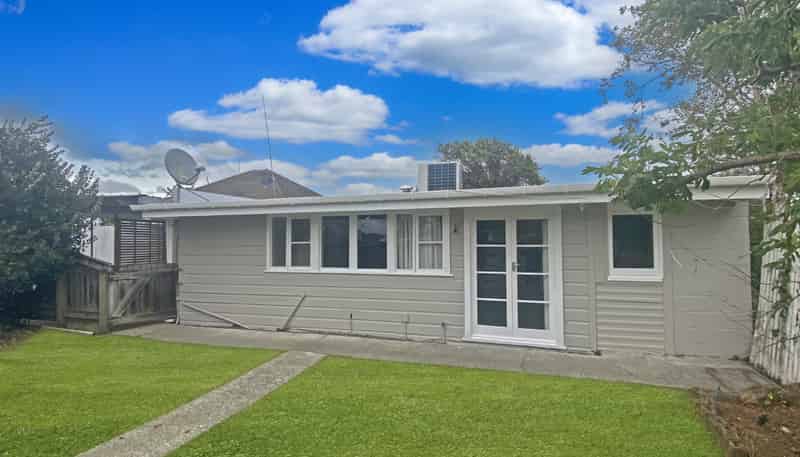 27a Park Road, West End