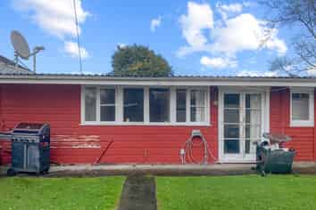 27a Park Road, West End