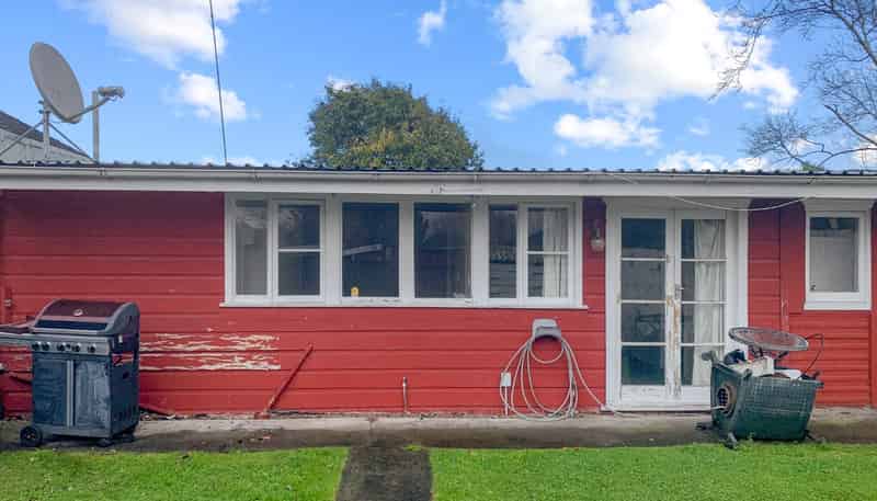 27a Park Road, West End