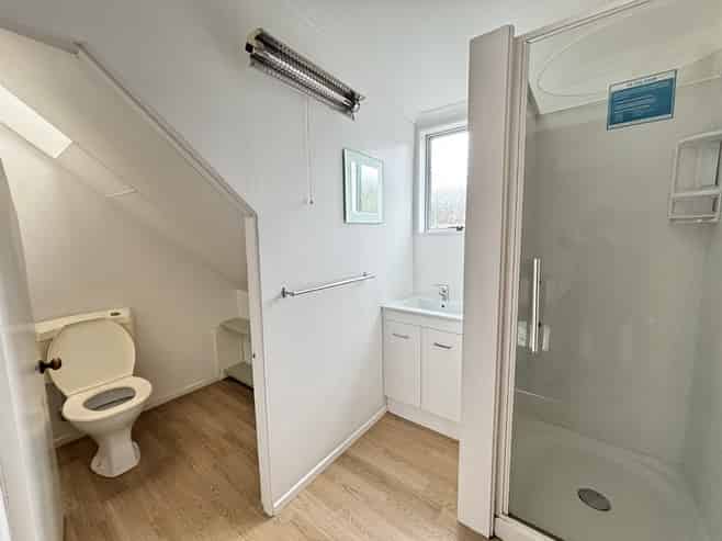 E/17 Aitken Place, Mornington