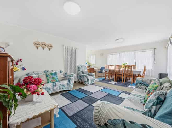 30 Summermist Drive, Northpark