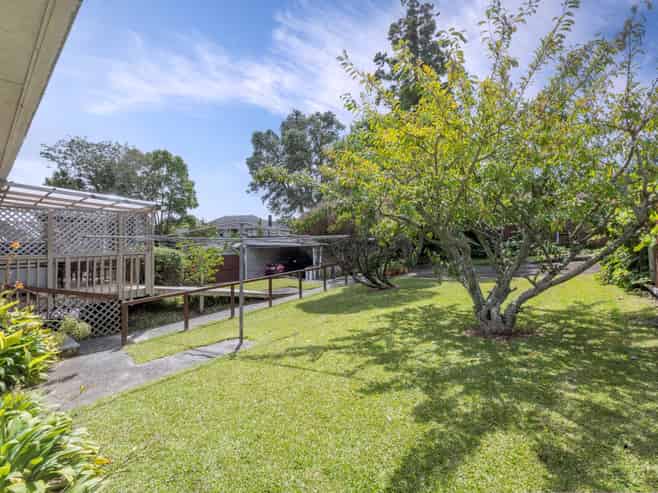84  Barrys Road, Glendene
