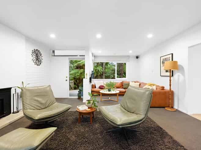 24 Tudor Crescent, Chedworth