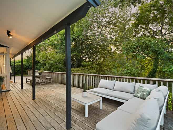 24 Tudor Crescent, Chedworth