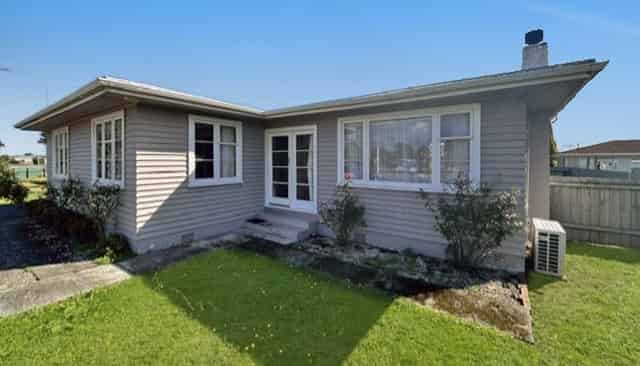 99 College Street, Awapuni