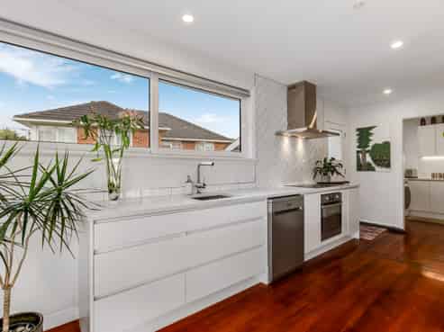 8 Martin Place, Panmure