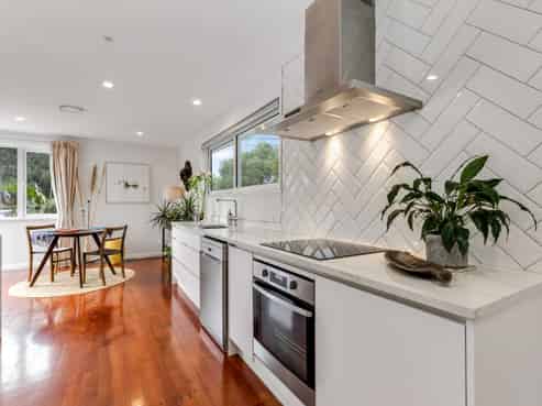 8 Martin Place, Panmure