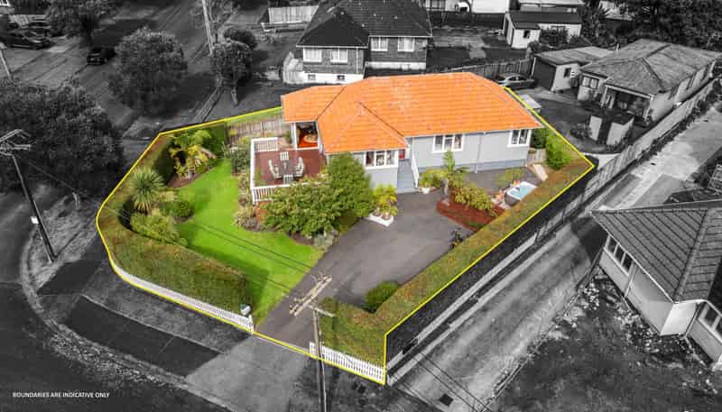 8 Martin Place, Panmure