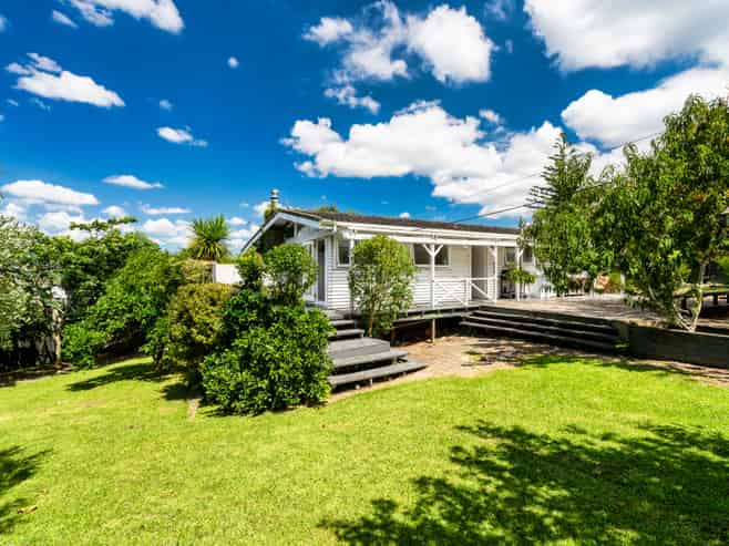 19 Chorley Ave,, Massey