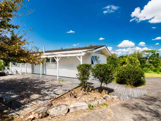 19 Chorley Ave,, Massey