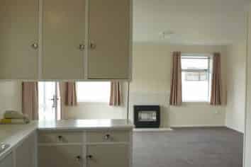 2/8 Dover Street, Saint Albans