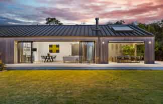 15 Myra Evelyn Grove, Dairy Flat