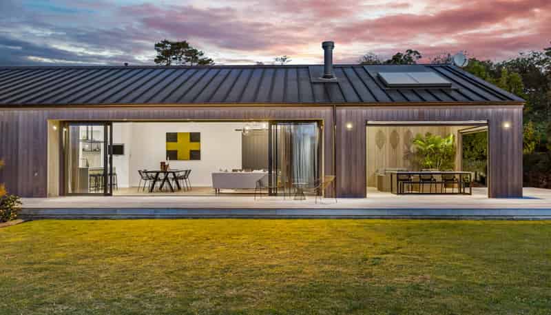 15 Myra Evelyn Grove, Dairy Flat