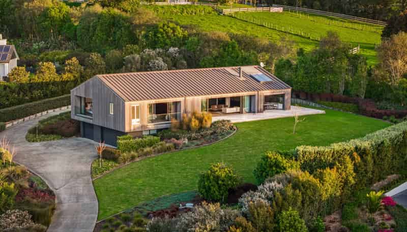15 Myra Evelyn Grove, Dairy Flat