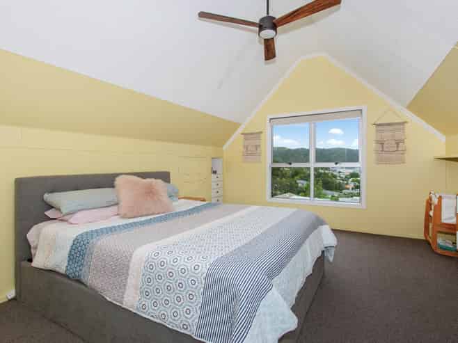 33 Raewyn Street, Morningside