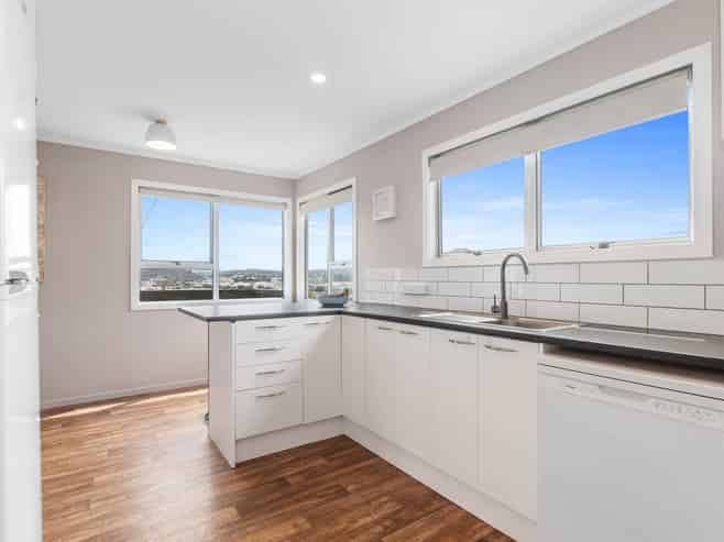 33 Raewyn Street, Morningside