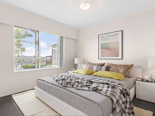 2/1 Flagstaff Place, Massey