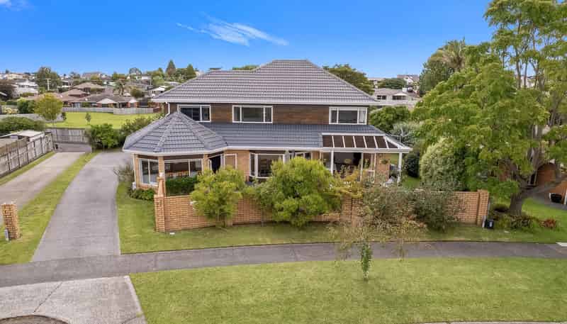 27 Percival Avenue, Matua