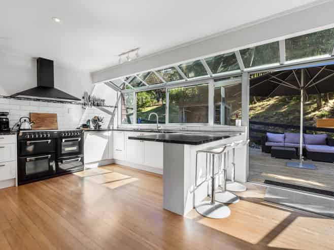 91 Weranui Road, Waiwera