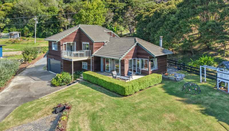 91 Weranui Road, Waiwera