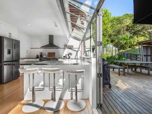 91 Weranui Road, Waiwera