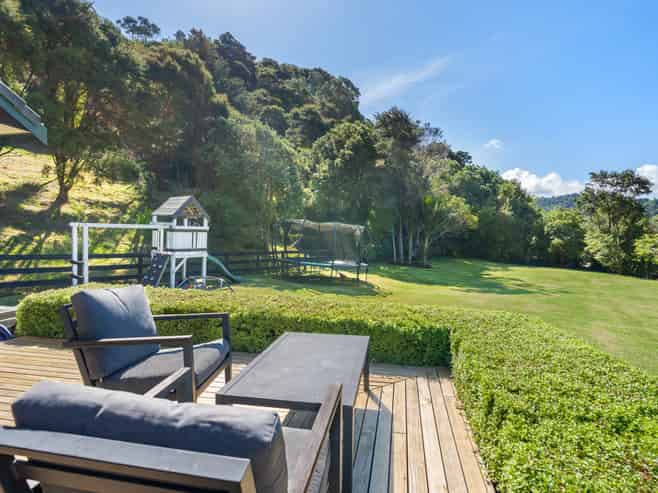 91 Weranui Road, Waiwera