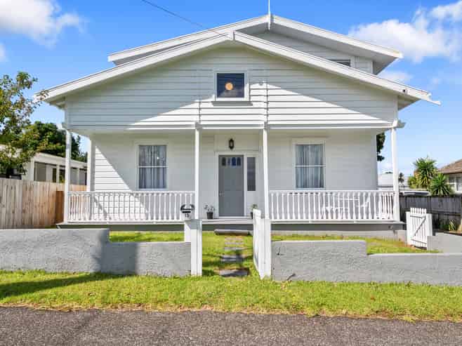 13 Karaka Street, Helensville